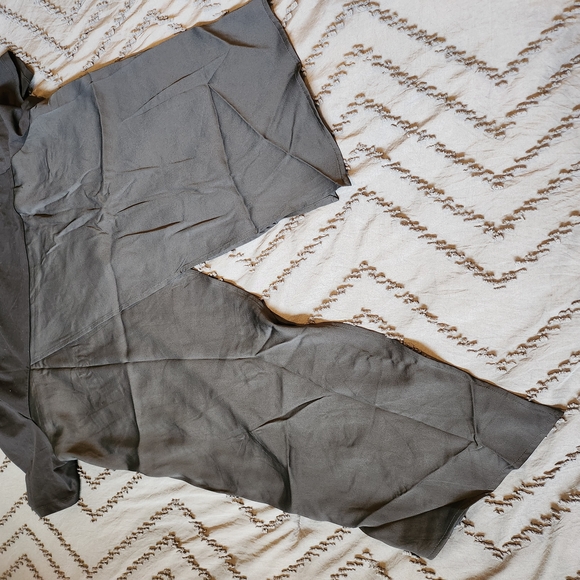 Nwt Black Top Blouse With Buckel Accent Asymetric Size Xl - Picture 7 of 8